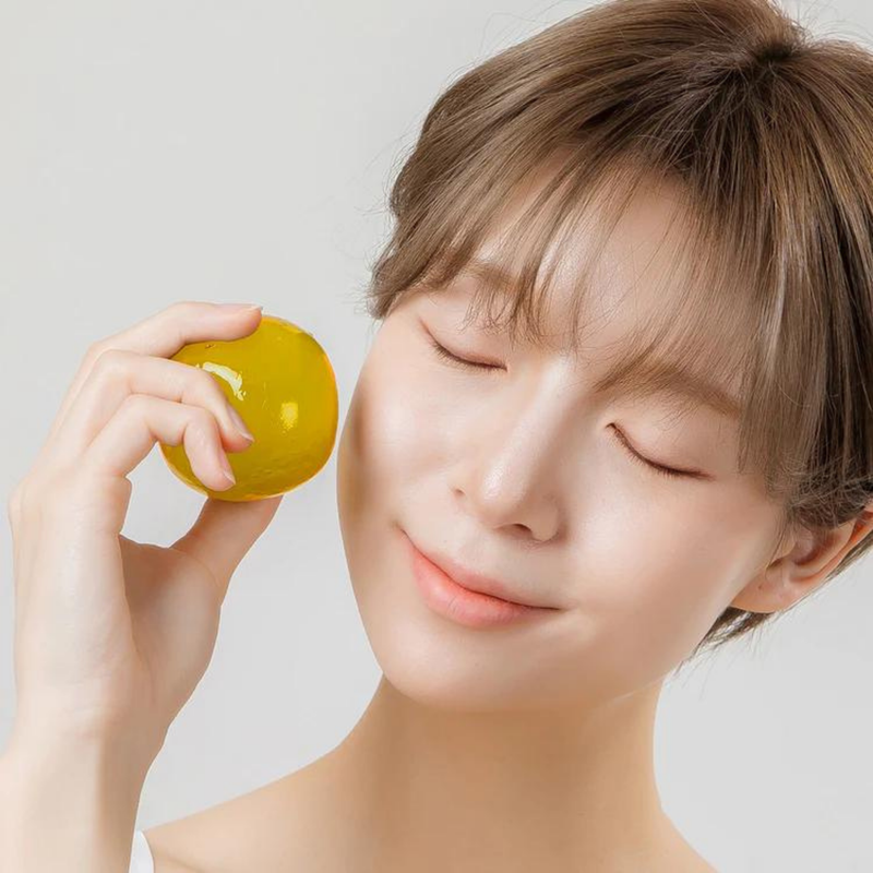 ONGREDIENTS Jeju Cica Cleansing Ball (1pc) model