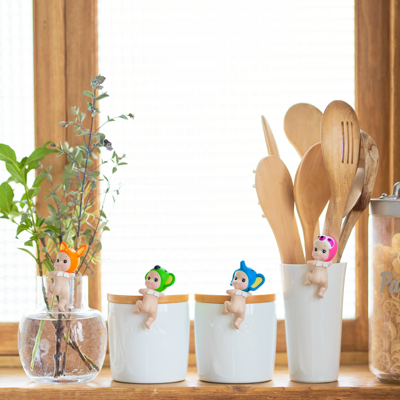 SONNY ANGEL Hippers Looking Back