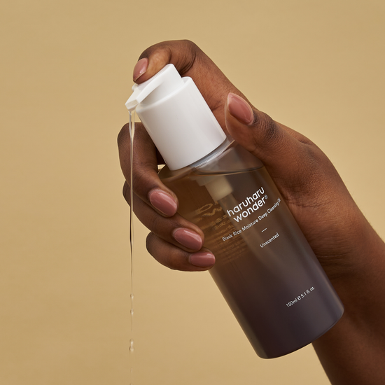 HARUHARU WONDER Black Rice Moisture Deep Cleansing Oil (150ml) Texture